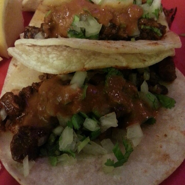 Tacos y Pupusas, 214 E Katella Way, Анахайм, CA, taco's y pupusa&am...