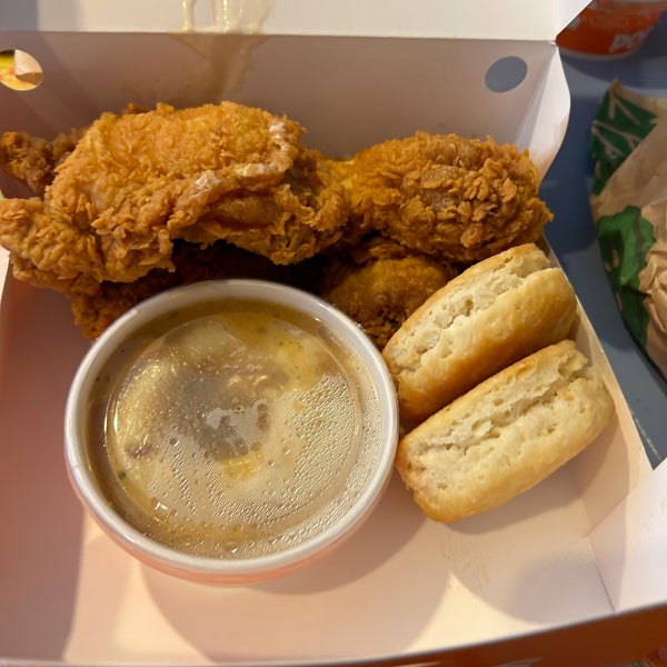Popeyes Louisiana Kitchen 21710 Hillside Ave