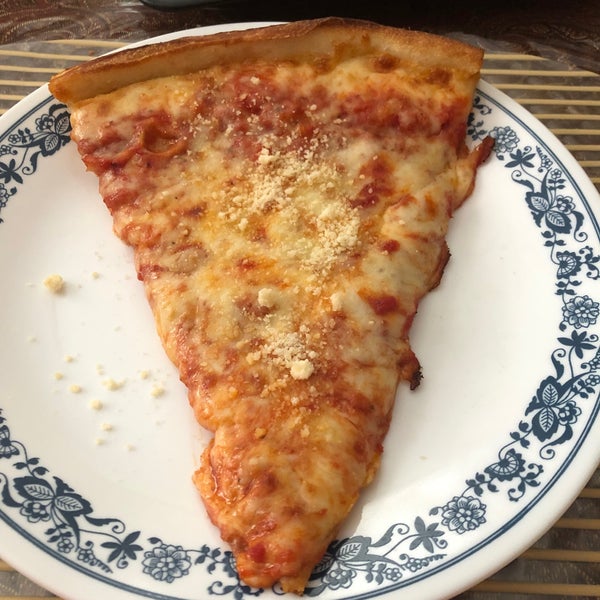 Foto tirada no(a) Gaby&#39;s Pizza por Ed em 3/2/2022