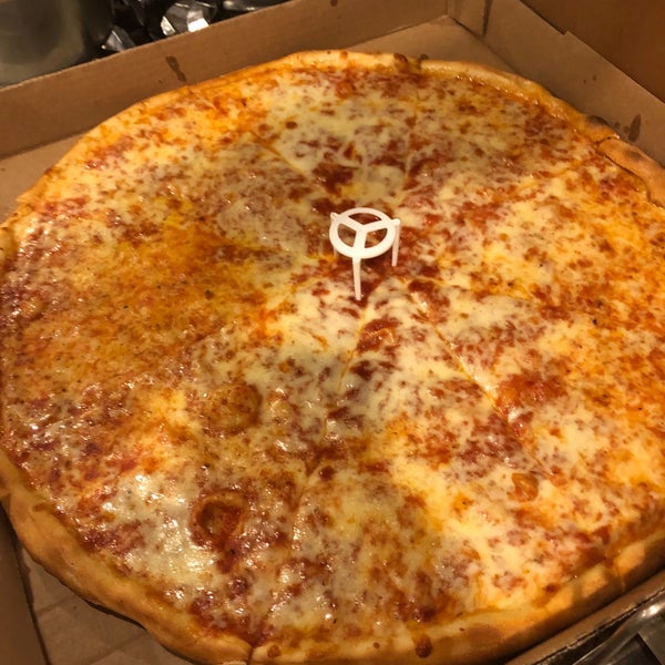 Das Foto wurde bei Gaby&#39;s Pizza von Ed am 9/28/2021 aufgenommen