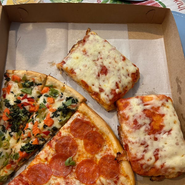 Foto scattata a Gaby&#39;s Pizza da Ed il 6/8/2023