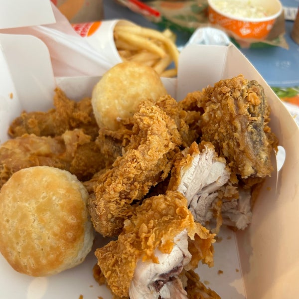 Popeyes Louisiana Kitchen 21710 Hillside Ave