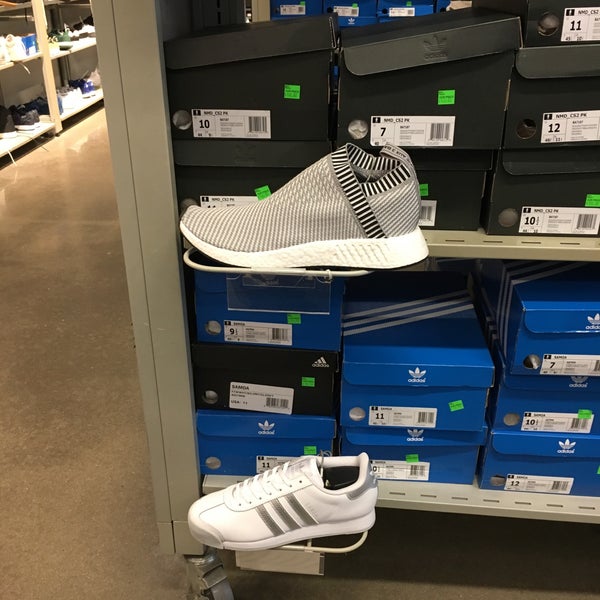 adidas Factory Outlet - 1 tip from 593 