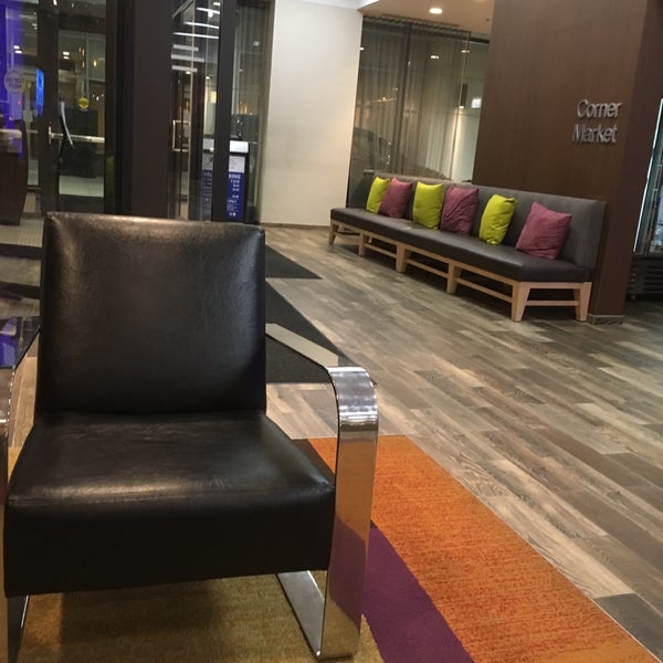 Photo taken at Fairfield Inn &amp; Suites Chicago Downtown/River North by Ed on 8/8/2018