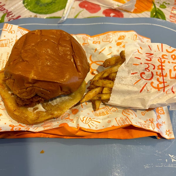 Popeyes Louisiana Kitchen 21710 Hillside Ave