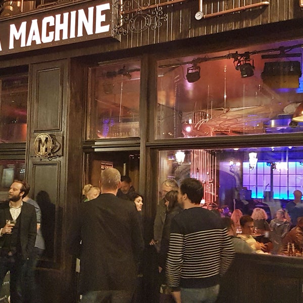 Foto tirada no(a) La Machine por La Machine em 5/19/2016