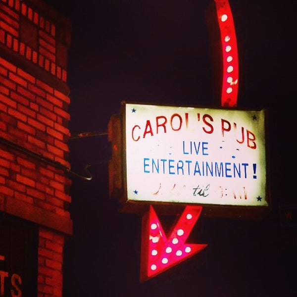 รูปภาพถ่ายที่ Carol&#39;s Pub โดย Jeff S. เมื่อ 9/14/2014