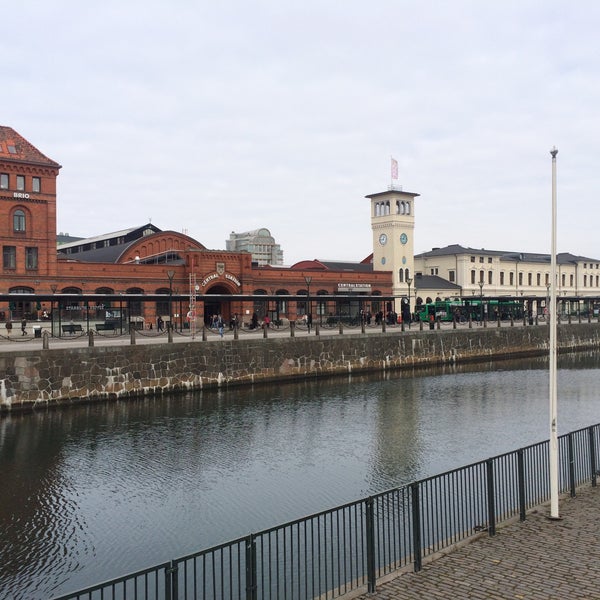 Foto diambil di Malmö Centralstation oleh Kenneth pada 3/22/2016