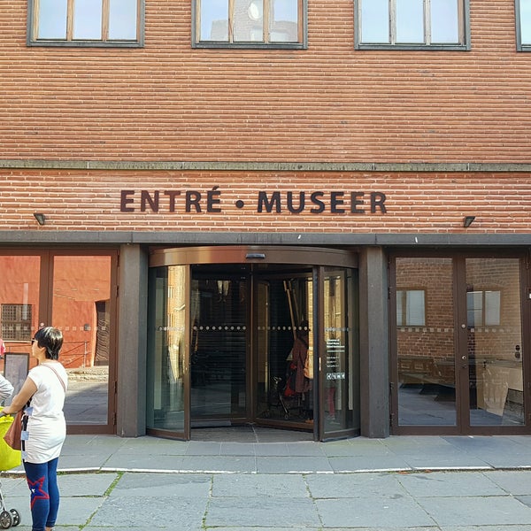 รูปภาพถ่ายที่ Malmö Museer โดย Michael K. เมื่อ 9/15/2016