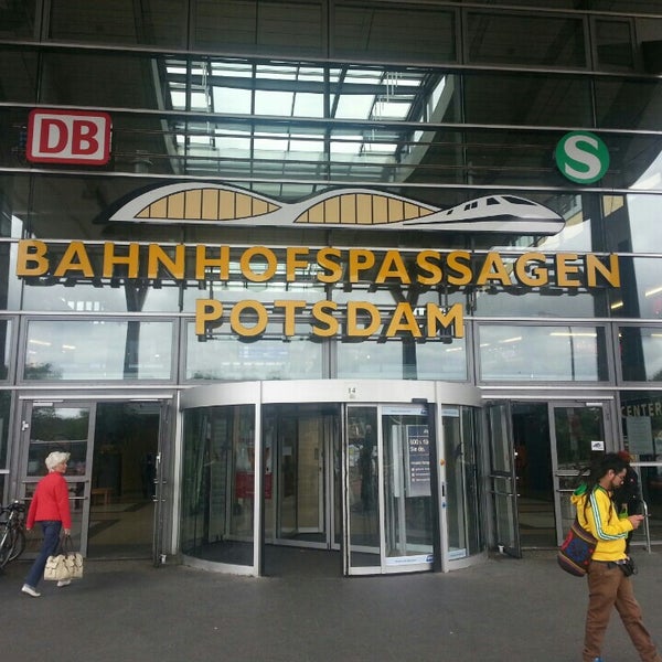 Снимок сделан в Bahnhofspassagen пользователем Michael K. 9/15/2013