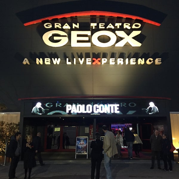 Foto tirada no(a) Gran Teatro Geox por Alessandro R. em 4/17/2015