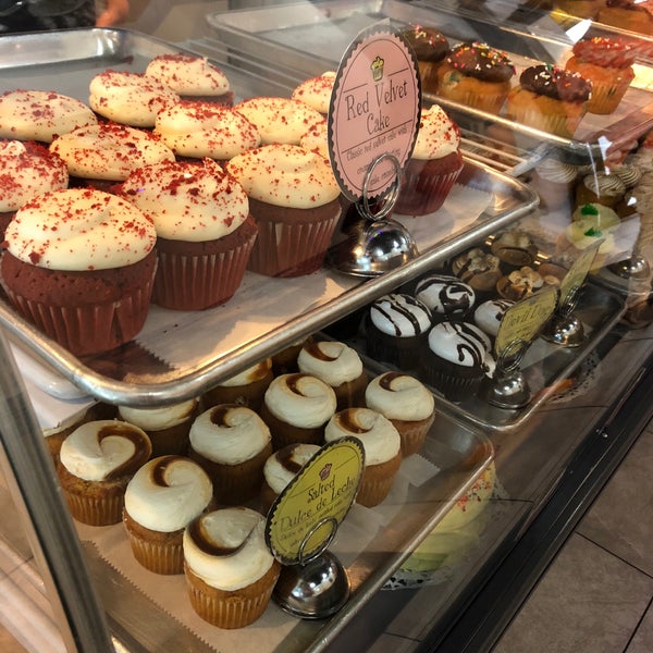 Photo taken at Buttercup Bake Shop by Dave R. on 5/31/2018