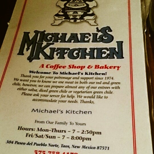 Das Foto wurde bei Michael&#39;s Kitchen - Restaurant and Bakery von Gabriela D. am 7/21/2013 aufgenommen