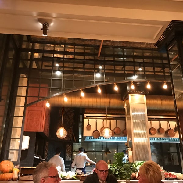 Das Foto wurde bei Toto Restaurante &amp; Wine Bar von Sandra S. am 10/29/2016 aufgenommen