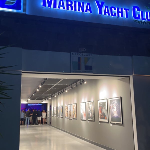 Foto tirada no(a) Marina Yacht Club por Nawaf N em 8/25/2023