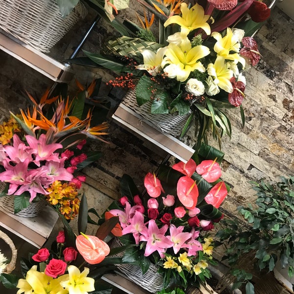 Miniature Flower Shop | گلستان مینیاتور  منطقه ۵  9 tips