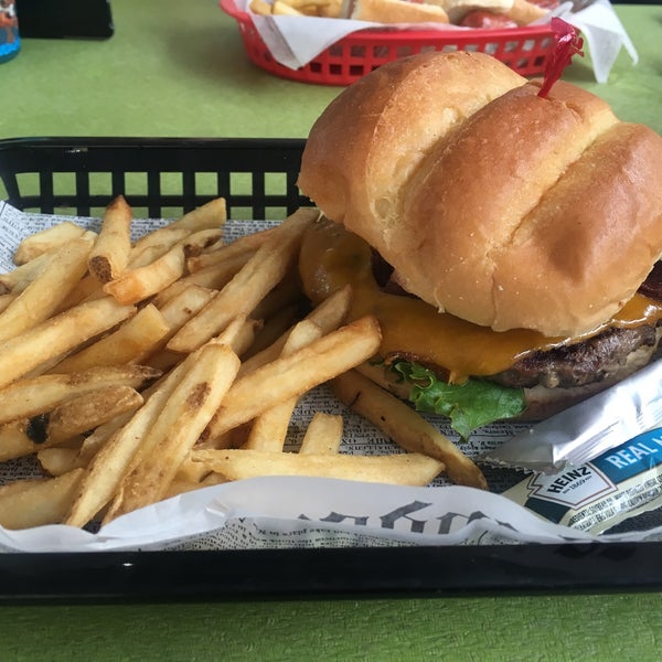 The Patio Bar & Grill at Marriott Harbour Lake Orlando, FL