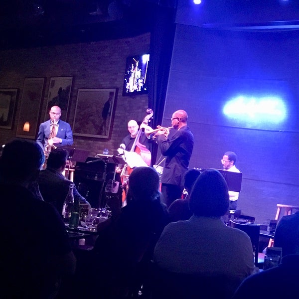 Foto scattata a Dakota Jazz Club &amp; Restaurant da Felicia H. il 7/1/2018
