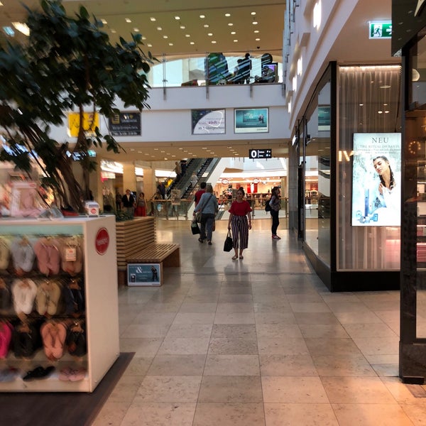 5/22/2018 tarihinde marcus H.ziyaretçi tarafından Schönhauser Allee Arcaden'de çekilen fotoğraf