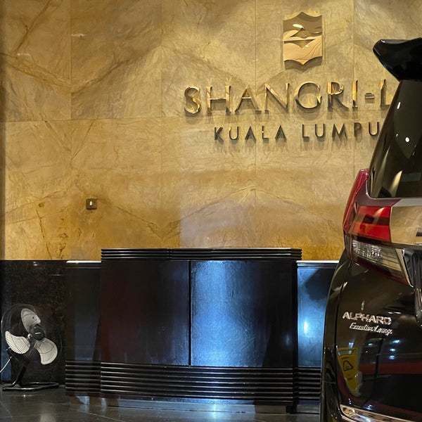 Photo taken at Shangri-La Hotel, Kuala Lumpur by Tengku Loreta T. on 5/20/2023