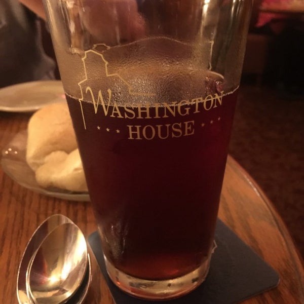 Foto scattata a The Washington House Restaurant da Brian B. il 10/4/2016