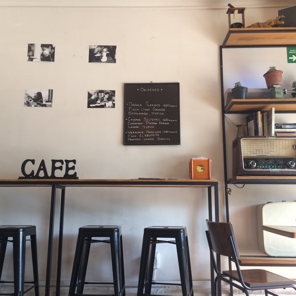 8/23/2017 tarihinde Romaziyaretçi tarafından Café Memorias de un Barista'de çekilen fotoğraf