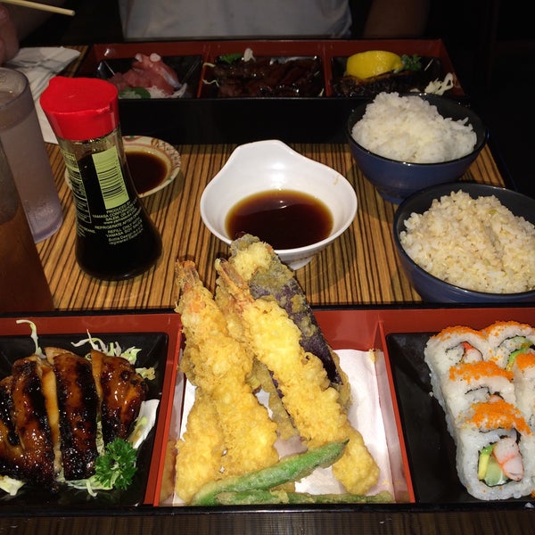 Das Foto wurde bei Gyotaku Japanese Restaurant - King Street von Belle G. am 1/16/2015 aufgenommen