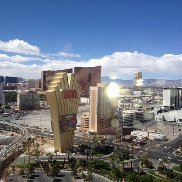 4/17/2013에 Josepha G.님이 LVH - Las Vegas Hotel &amp; Casino에서 찍은 사진