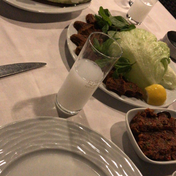 Снимок сделан в Şirnaz Ocakbaşı Restaurant пользователем Sdt✌🏻️✌🏻 9/28/2020