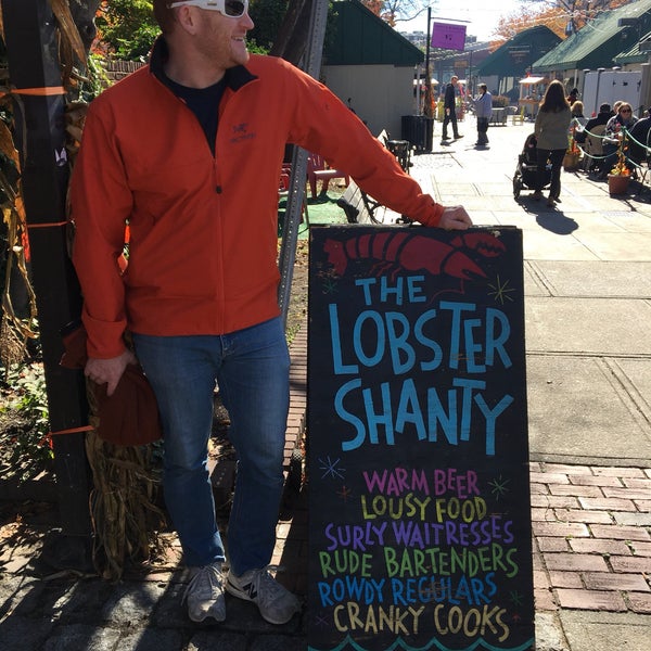 Das Foto wurde bei The Lobster Shanty von Amy H. am 10/27/2017 aufgenommen