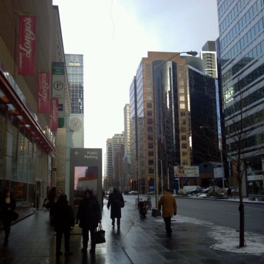 Photo taken at Toronto Marriott Bloor Yorkville Hotel by Matthew S. on 1/31/2013