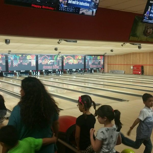 Photo taken at Bowl 360 Astoria by Carlos P. on 9/17/2016
