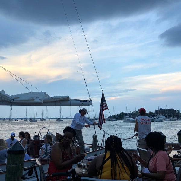 รูปภาพถ่ายที่ Pusser&#39;s Caribbean Grille โดย Andy M. เมื่อ 7/7/2019