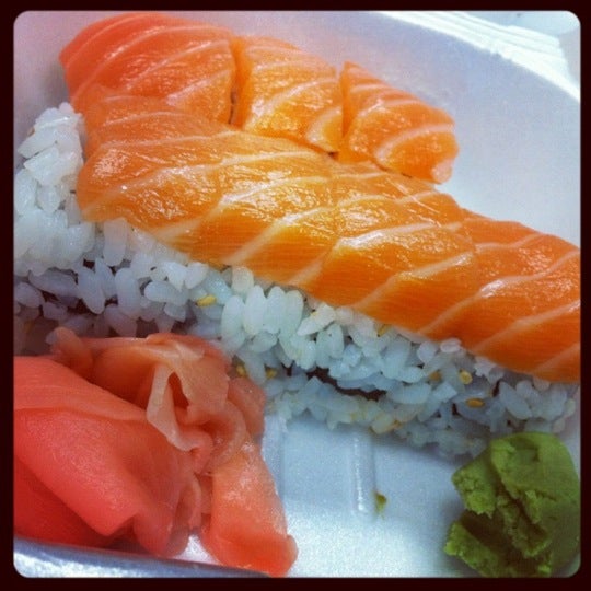 Снимок сделан в Crazy Sushi пользователем Ujena 11/29/2012