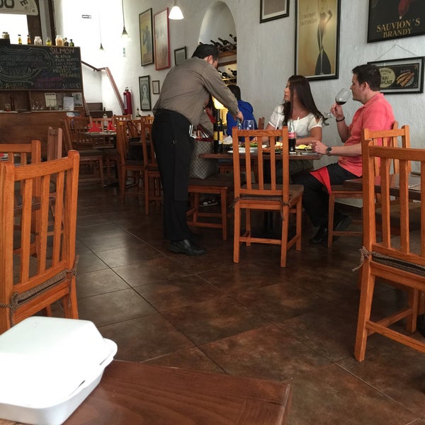 Photo taken at Restaurante 1900 by Nicolás L. on 5/1/2015