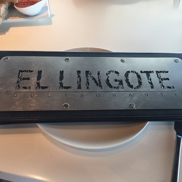 Photo taken at El Lingote Restaurante by Alain Sinuhé L. on 9/15/2017
