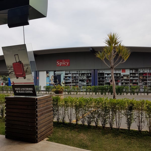 Photo taken at Outlet Premium São Paulo by Jeronimo . on 8/24/2018