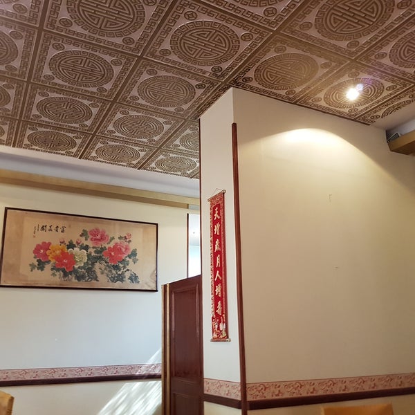 8/13/2017 tarihinde Jeronimo .ziyaretçi tarafından Golden Plaza Chinese Restaurant'de çekilen fotoğraf