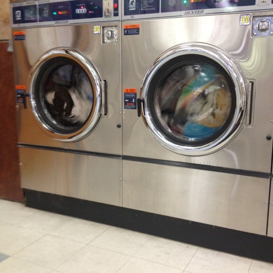 Launderland Coin Wash Laundry Service in Ventura