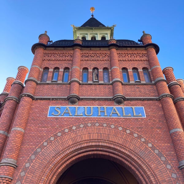 A big fish market, with super fresh products. Offers mostly take away but you can also sit at a restaurant if you want to. Try the räksmörgås, the traditional Swedish sandwich with shrimps!