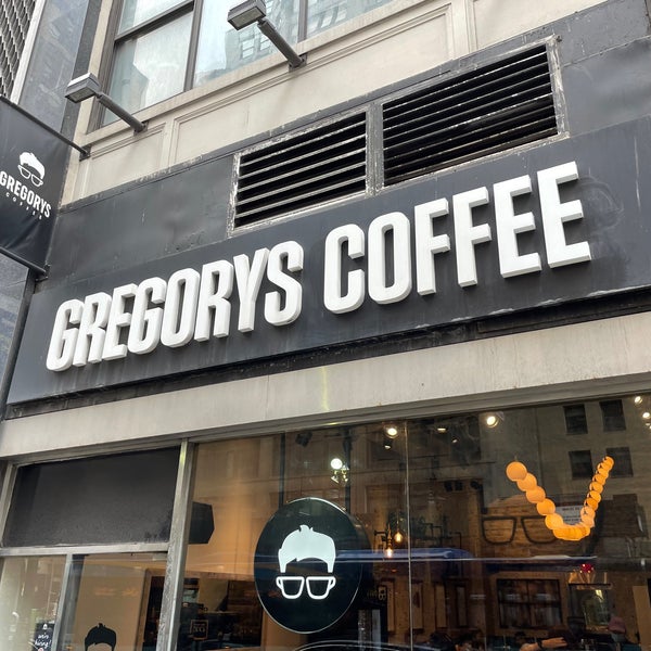 Foto scattata a Gregory&#39;s Coffee da Hany Y. il 8/14/2021