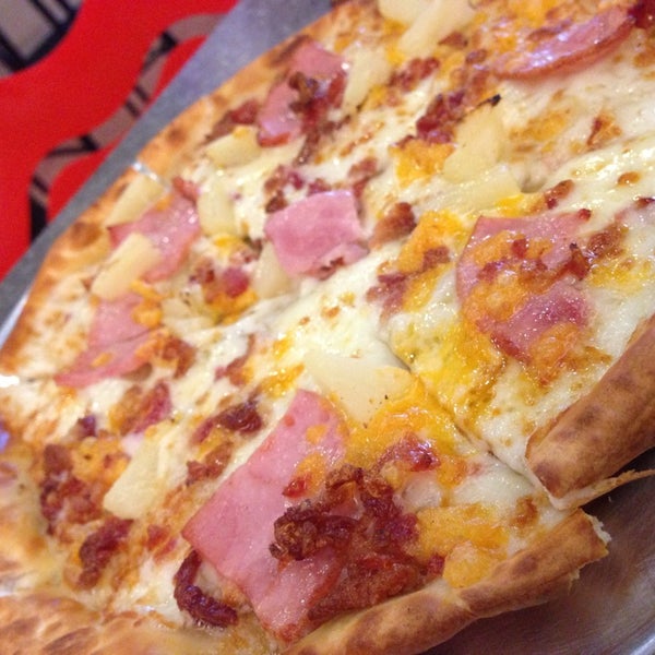 4/6/2014にRon D.がPie Five Pizzaで撮った写真