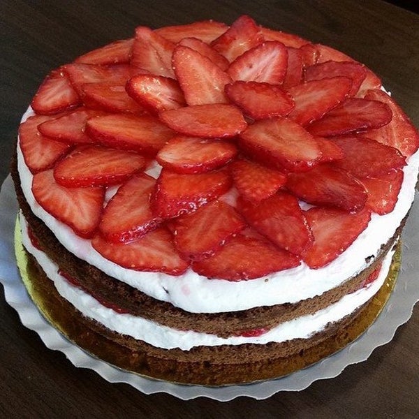 Strawberry cakes bbw 
