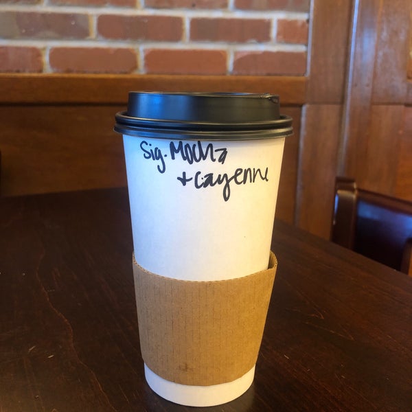 Photo prise au Brown Sugar Coffee Roastery par Jennifer H. le8/28/2019