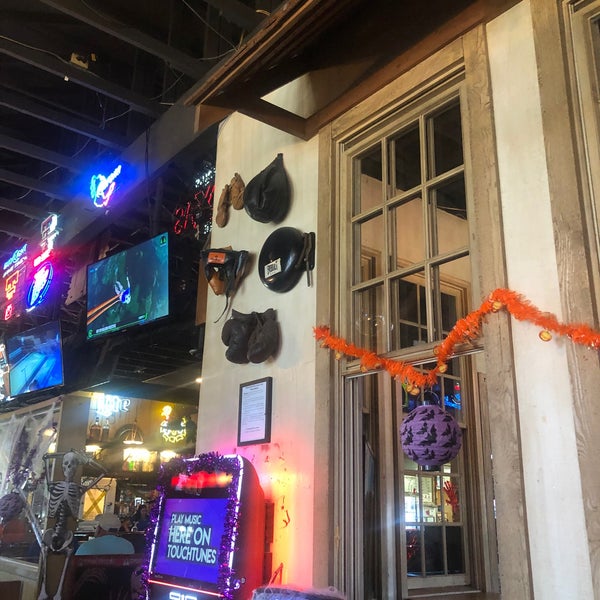 Cujo's Sports Bar & Grill 17 tips