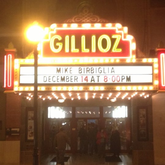 รูปภาพถ่ายที่ Gillioz Theatre โดย Brian L. เมื่อ 12/15/2012