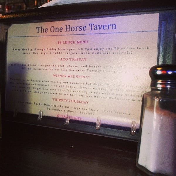 Снимок сделан в The One Horse Tavern пользователем Daniel H. 10/18/2014