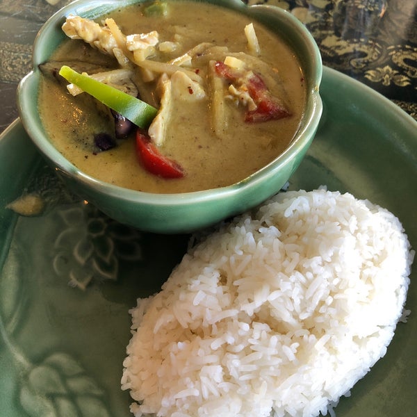 Photo taken at Bua Traditional Thai Cuisine by Melissa D. on 12/6/2018