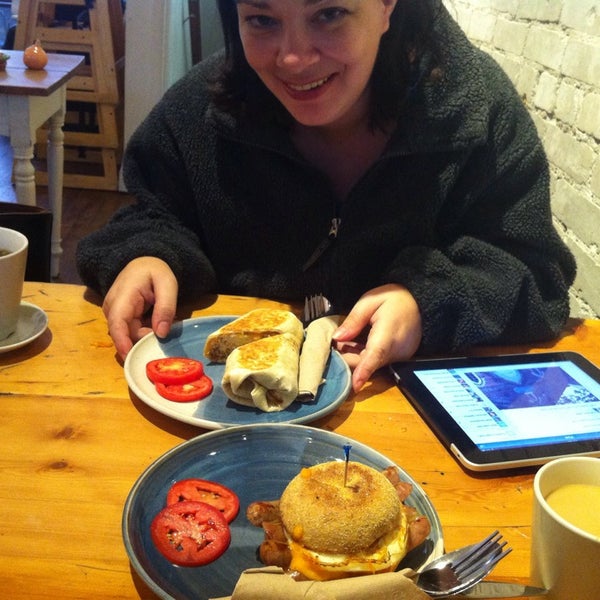 10/31/2013 tarihinde Brent K.ziyaretçi tarafından Lazy Daisy&#39;s Cafe'de çekilen fotoğraf