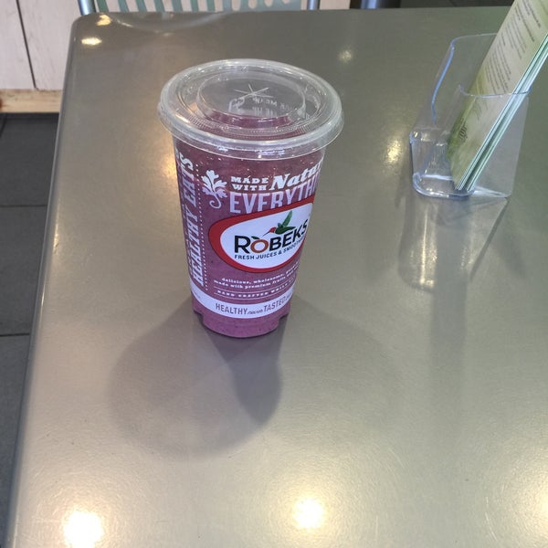 Robeks Fresh Juices & Smoothies Smoothie Shop
